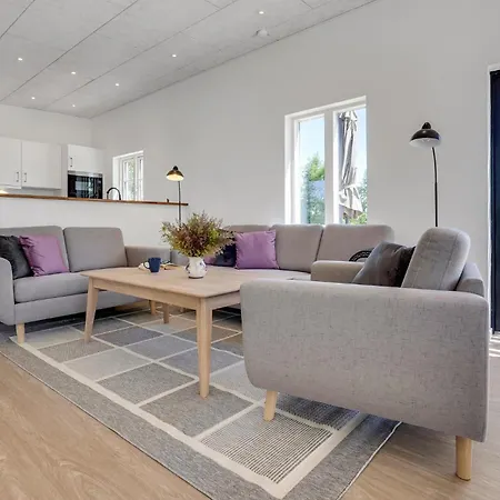 2 Bedroom Amazing In Casa de Férias Rødby
