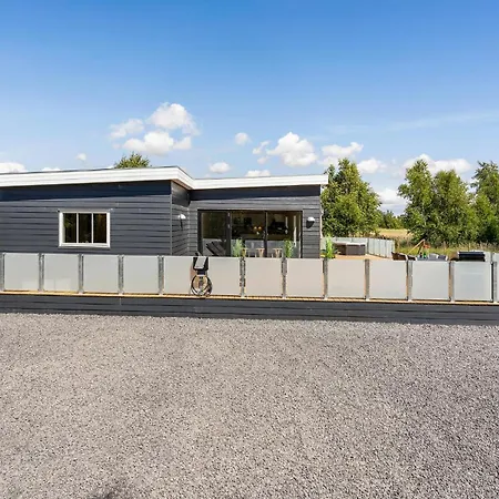 2 Bedroom Amazing In Casa de Férias *