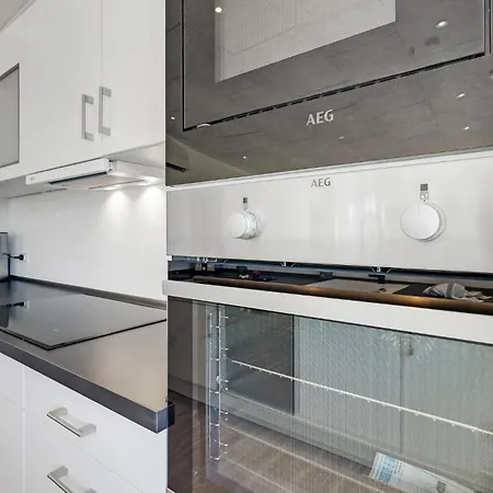 2 Bedroom Amazing In Casa de Férias Rødby