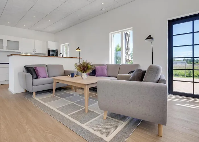 2 Bedroom Amazing In Nyaraló Rødby